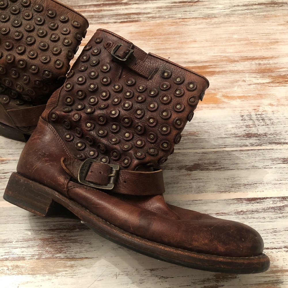 Women’s vintage brown Frye boots size 10
